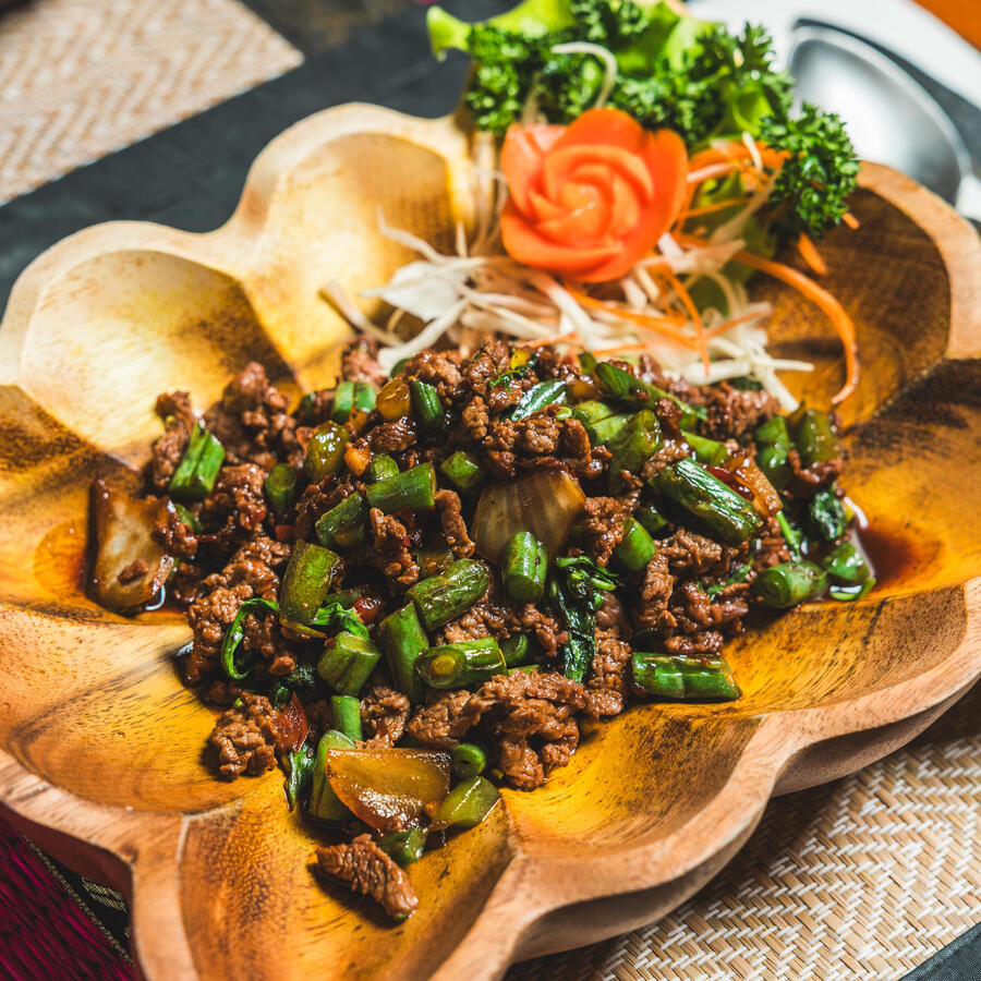 Nue Pad Bai Kraprow - Khun Akorn